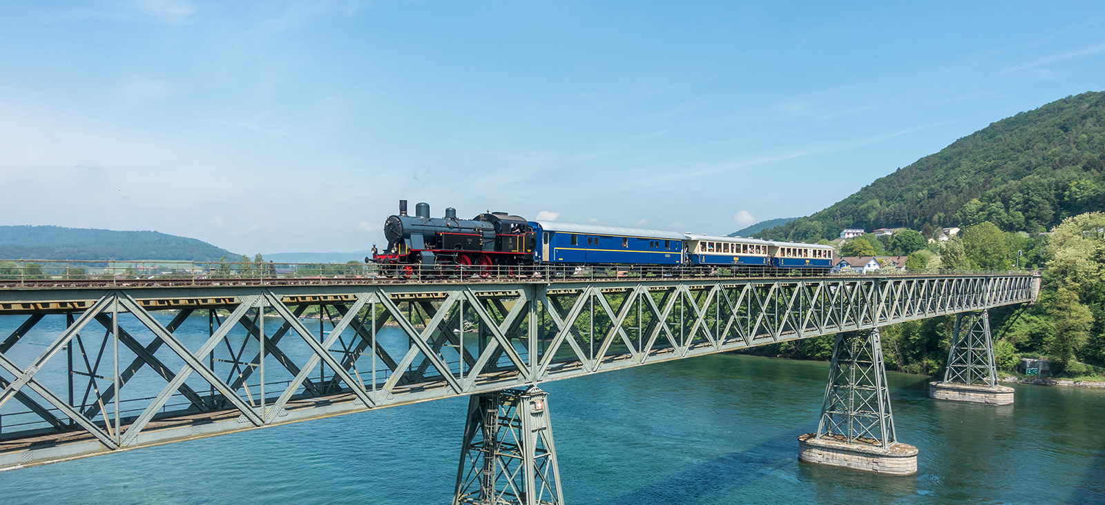 Dampflok Eb 3/5 9 auf der Eisenbahnbrücke Hemishofen